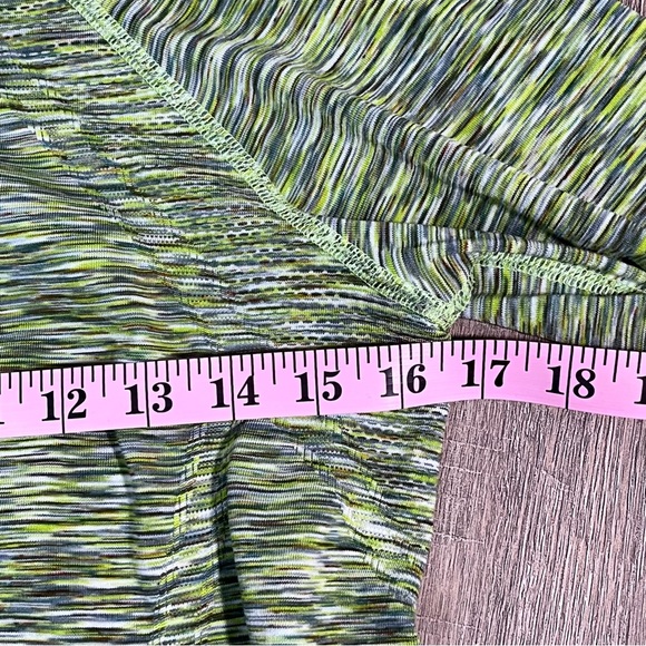 Athleta Fastest Track Long Sleeve Space Dye Green Top sz Medium - Picture 7 of 8